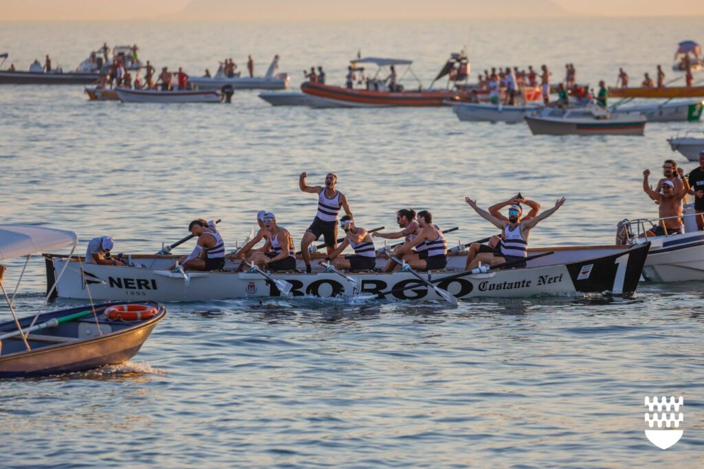 Il Borgo vince il centenario del Palio Marinaro